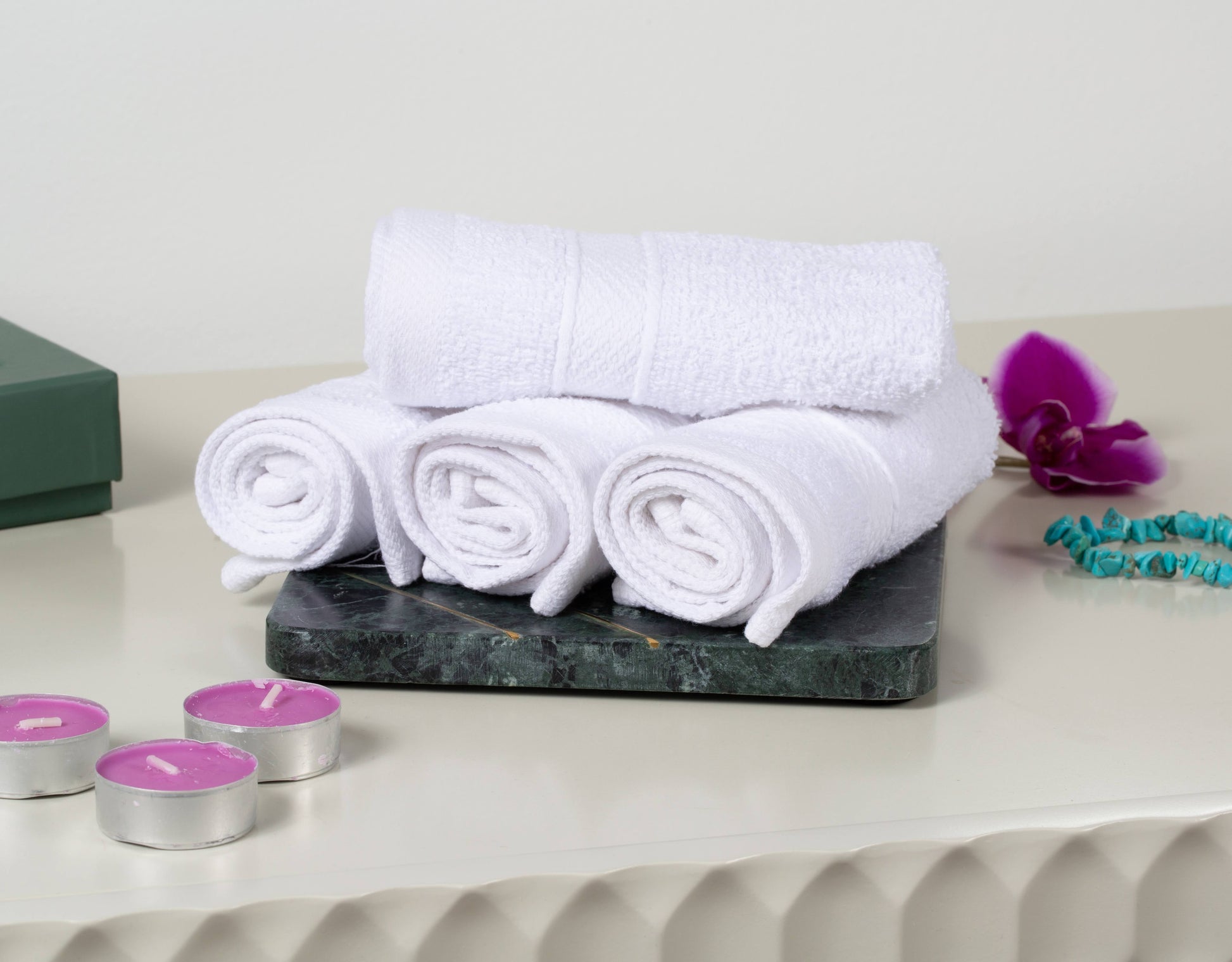 8 Pack Bath Towels Set - 2 Bathroom Towels, 2 Hand Towels, 4 Wash Cloths - Plush & Absorbent (White)