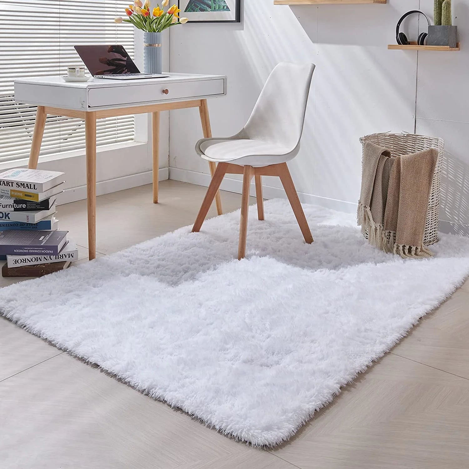 Stylish Soft Shaggy Velvet Carpet for Living Room/Bedroom, Fluffy Area Rugs, 4' X 5.9' , White