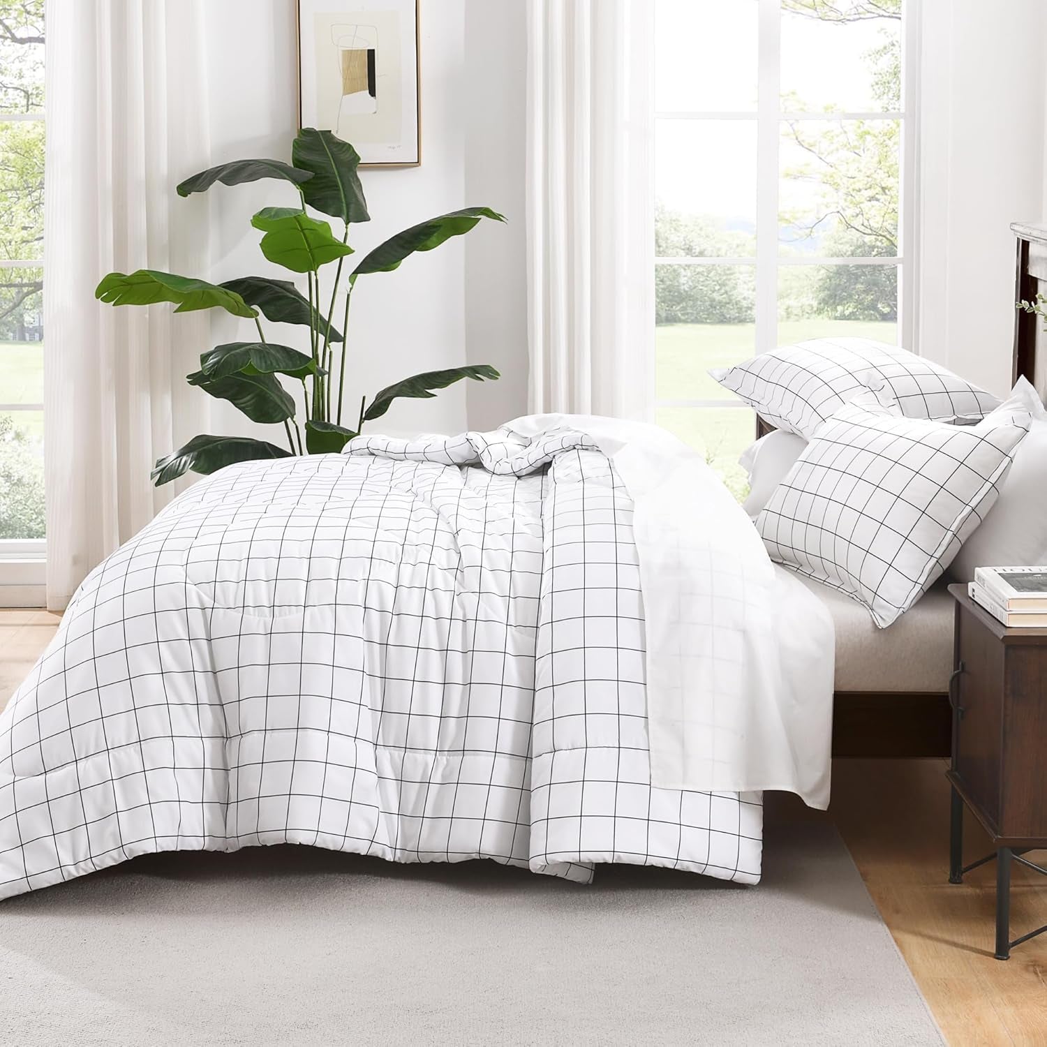 White Grid Comforter Set Queen Size (90X90 Inch), 3 Pieces(1 Grid Comforter and 2 Pillowcases), Summer Lightweight Microfiber down Alternative White Comforter with Black Lines