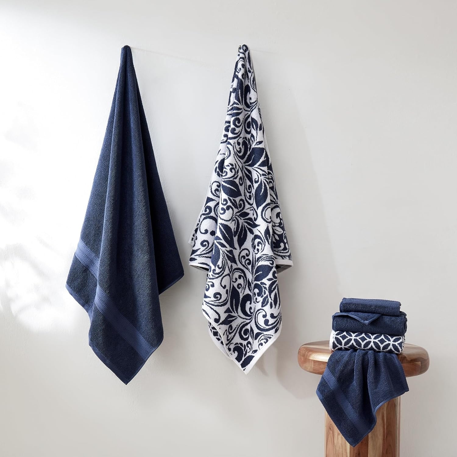 Trefoil Filigree 6-Piece 100% Cotton Towel Set – Reversible Yarn Dyed Jacquard – Includes 2 Bath Towels, 2 Hand Towels, 2 Washcloths – Absorbent, Quick Dry, Soft & Durable – Navy Blue