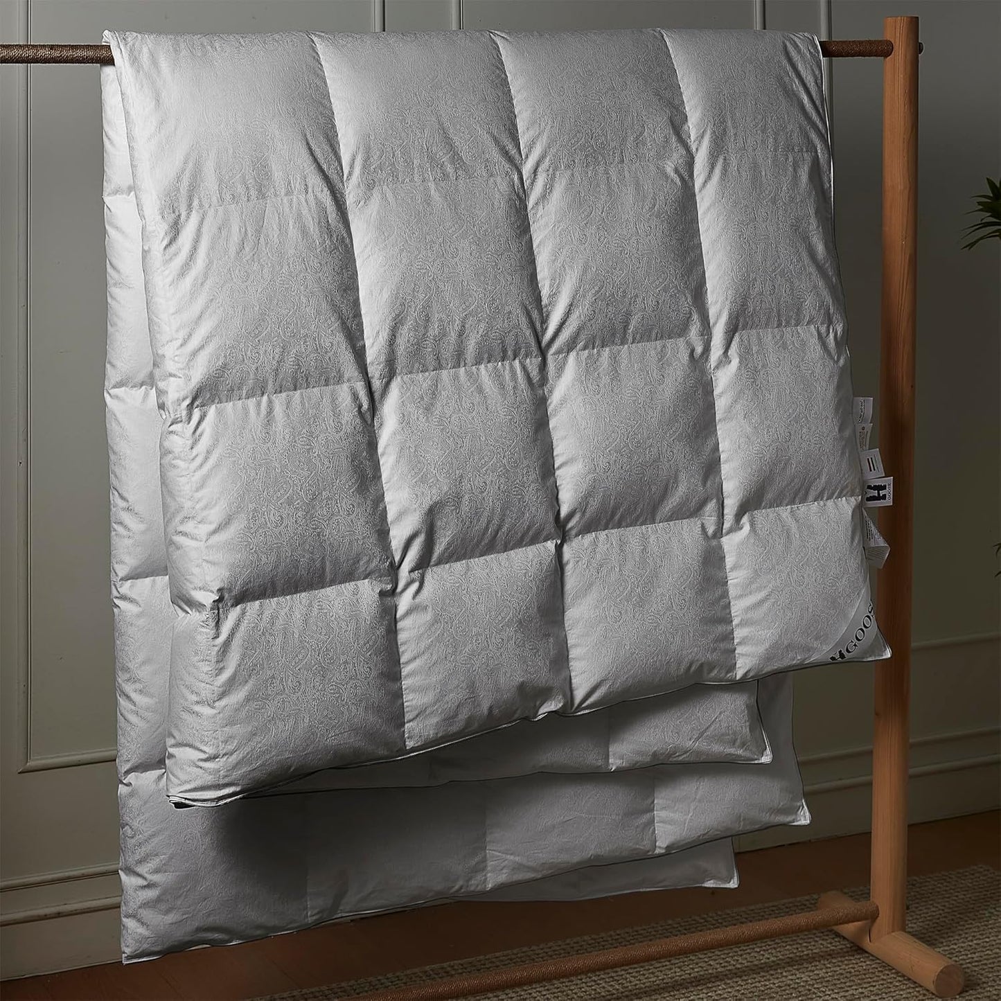 HGOOSE - Jacquard 90% Hungarian Goose down Comforter - Oversized King