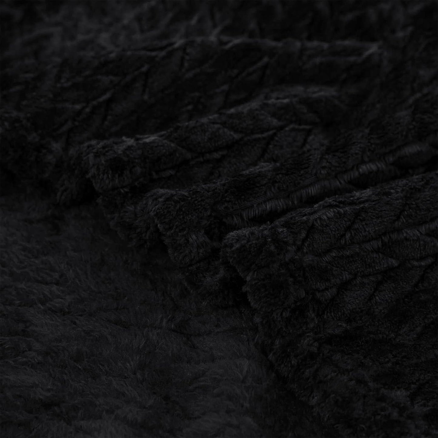 Breathable Fleece Throw Blanket for Couch Sofa(50X70 Inch), Super Soft Fuzzy Blankets for All Season, Lightweight and Fluffy, Black(Leaf)
